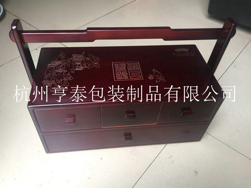 竹木红色仿古月饼盒